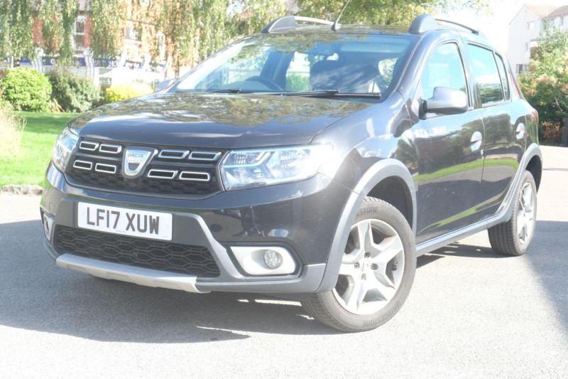 2017 Dacia Sandero Stepway 0.9 Tce Laureate Euro 6 (s/s) 5dr in Black — image 1