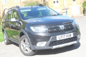 2017 Dacia Sandero Stepway 0.9 Tce Laureate Euro 6 (s/s) 5dr in Black — image 3