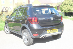 2017 Dacia Sandero Stepway 0.9 Tce Laureate Euro 6 (s/s) 5dr in Black — image 4