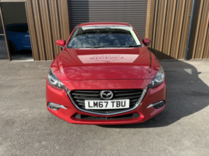 2017 Mazda Mazda3 1.5 Skyactiv-D Se-L Nav in Red — image 2