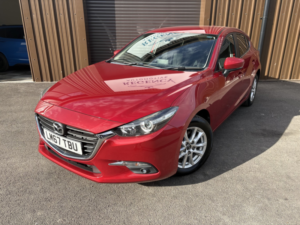 2017 Mazda Mazda3 1.5 Skyactiv-D Se-L Nav in Red — image 3