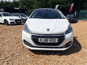 2018 Peugeot 208 1.2 Puretech Allure Premium Euro 6 (s/s) 5dr in White — image 4