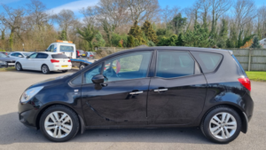 2011 Vauxhall Meriva 1.4 T 16v Se in Black — image 3