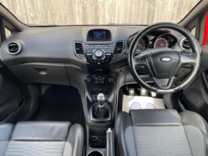 2016 Ford Fiesta 1.6t Ecoboost St-2 Euro 6 3dr in Red — image 3