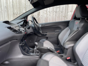 2016 Ford Fiesta 1.6t Ecoboost St-2 Euro 6 3dr in Red — image 6