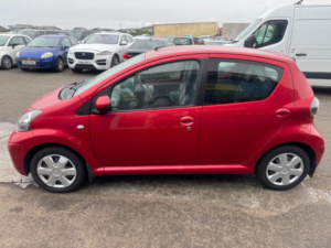 2011 Toyota Aygo 1.0 Vvt-I Ice Euro 5 5dr in Red — image 5