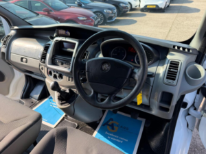 2014 Vauxhall Vivaro 2.0 2900 Cdti Sportive Fwd L3 4dr in White — image 3