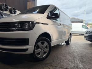 2017 Volkswagen Transporter 2.0 Tdi T30 Bluemotion Tech Startline Fwd Swb Euro 6 (s/s) 5dr in White — image 3
