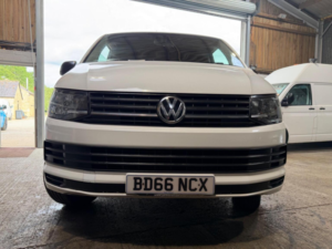 2017 Volkswagen Transporter 2.0 Tdi T30 Bluemotion Tech Startline Fwd Swb Euro 6 (s/s) 5dr in White — image 6