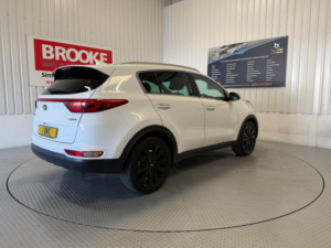 2016 Kia Sportage 2.0 Crdi Kx-3 AWD Euro 6 5dr in White — image 4