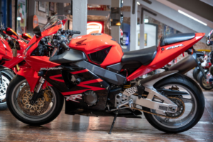 2002 Honda Cbr900rr Fireblade *superb Condition* in Red — image 3