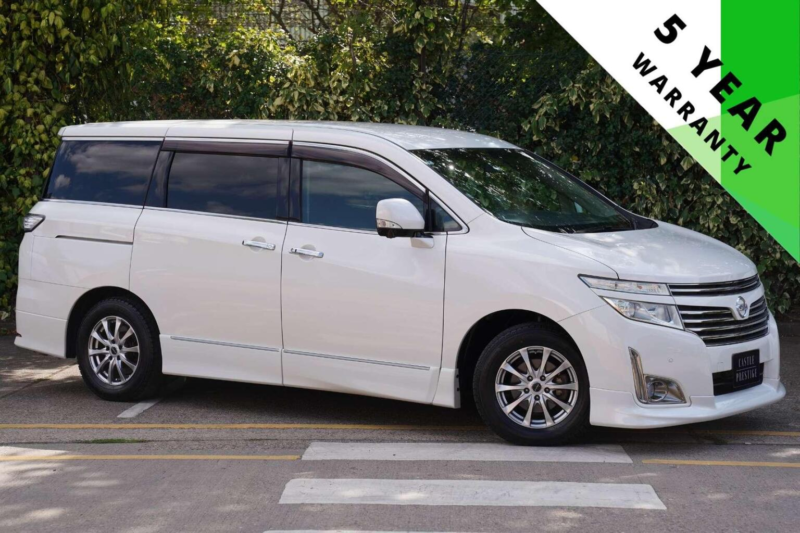 2012 Nissan Elgrand 2.5 Highway Star Urban Chrome 5dr 7 Seats in White — image 1