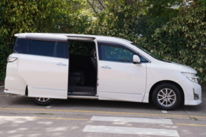 2012 Nissan Elgrand 2.5 Highway Star Urban Chrome 5dr 7 Seats in White — image 3