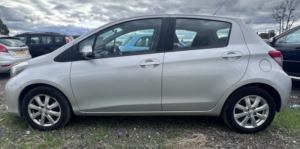 2013 Toyota Yaris 1.3 Dual Vvt-I Tr in Silver — image 5