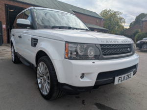 2011 Land Rover Range Rover Sport 3.0 Td V6 Hse in White — image 3