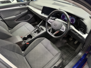 2023 Volkswagen Golf 1.5 Tsi Life in Blue — image 2