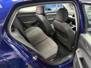 2023 Volkswagen Golf 1.5 Tsi Life in Blue — image 5