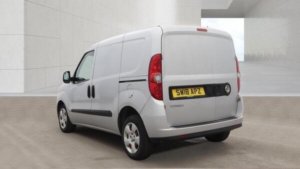 2018 Vauxhall Combo 1.3 Cdti 95 200 Sportive L1 H1 in Silver — image 3