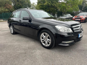 2013 Mercedes-Benz C Class 2.1 C220 Cdi Blueefficiency Executive Se G-Tronic+ Euro 5 (s/s) 5dr in Black — image 2
