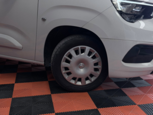 2023 Vauxhall Combo 1.5 Turbo D 2300 Pro Panel Van 5dr Diesel Manual L1 H1 Euro 6 (s/s) (100 Ps) in White — image 3