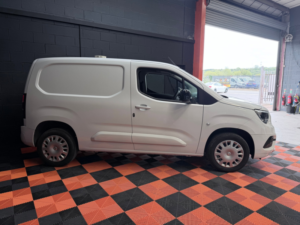 2023 Vauxhall Combo 1.5 Turbo D 2300 Pro Panel Van 5dr Diesel Manual L1 H1 Euro 6 (s/s) (100 Ps) in White — image 4