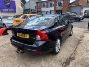 2011 Volvo S40 1.6d Drive Se Euro 5 (s/s) 4dr in Black — image 4
