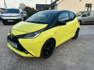 2016 Toyota Aygo 1.0 Vvt-I X-Cite 3 Yellow Bi-Tone in Yellow — image 3