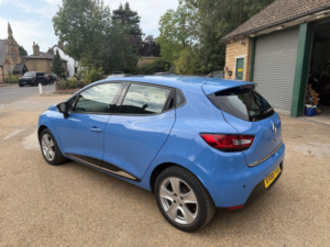 2016 Renault Clio 1.2 Dynamique Nav Low Mileage Full Service History Apple Car Play Reversing Camera in Blue — image 3