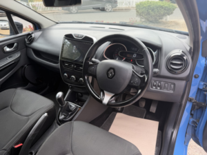 2016 Renault Clio 1.2 Dynamique Nav Low Mileage Full Service History Apple Car Play Reversing Camera in Blue — image 6