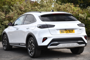 2023 Kia Xceed 1.5 T-Gdi Gt-Line S SUV 5dr Petrol Manual Euro 6 (s/s) (158 Bhp) in White — image 3