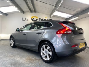 2016 Volvo V40 2.0 D2 Se Lux Nav Hatchback 5dr Diesel Manual Euro 6 (s/s) (120 Ps) in Grey — image 4