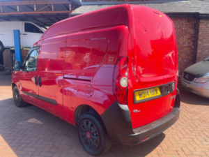 2014 Fiat Doblo 1.6 Jtd Multijet 16v L1 H1 4dr in Red — image 4