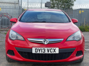 2013 Vauxhall Astra 1.4t Sport Euro 5 (s/s) 3dr in Red — image 2