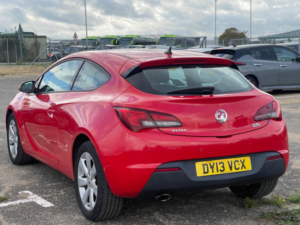 2013 Vauxhall Astra 1.4t Sport Euro 5 (s/s) 3dr in Red — image 4