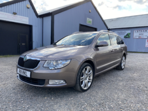 2011 Skoda Superb 2.0 Tdi Elegance DSG Euro 5 5dr in Purple — image 4