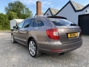 2011 Skoda Superb 2.0 Tdi Elegance DSG Euro 5 5dr in Purple — image 5