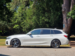 2020 BMW 3 Series 2.0 318d M Sport Auto 5dr in White — image 3