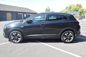 2018 Vauxhall Grandland X 1.2 Turbo Sport Nav Euro 6 (s/s) 5dr in Black — image 4