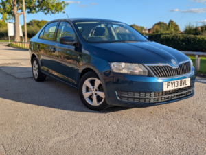 2013 Skoda Rapid 1.4 Tsi Se in Blue — image 2