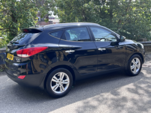 2013 Hyundai Ix35 1.7 Crdi Premium SUV 5dr Diesel Manual Euro 5 (s/s) (115 Ps) in Black — image 5