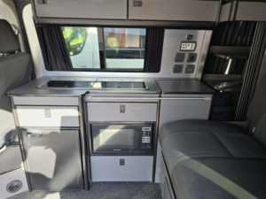2019 Volkswagen Transporter 2.0 Tdi T28 Startline in White — image 5