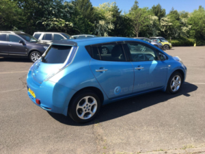 2011 Nissan Leaf 24kwh Hatchback 5dr Electric Auto in Blue — image 4