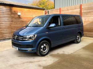 2020 Volkswagen Transporter 4 SEAT Auto Driver From / Passenger Up Front Wheelchair Accessible Disabled Access Vehicle Wav in Blue — image 5