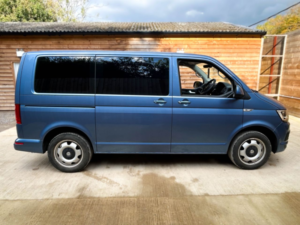 2020 Volkswagen Transporter 4 SEAT Auto Driver From / Passenger Up Front Wheelchair Accessible Disabled Access Vehicle Wav in Blue — image 6