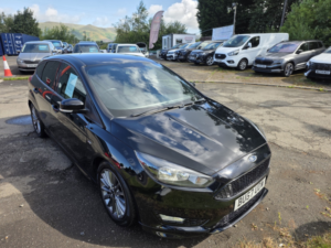 2017 Ford Focus 1.0 T Ecoboost St-Line in Black — image 2