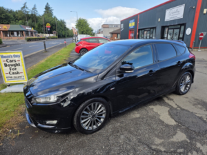 2017 Ford Focus 1.0 T Ecoboost St-Line in Black — image 4