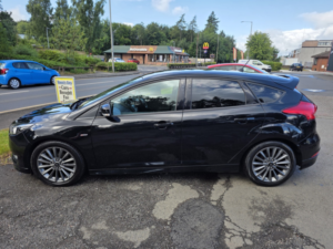 2017 Ford Focus 1.0 T Ecoboost St-Line in Black — image 5
