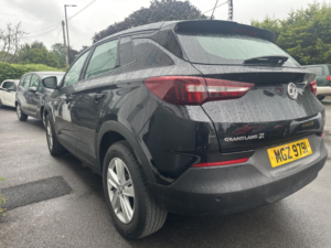 2019 Vauxhall Grandland X 1.5 Turbo D Blueinjection Se in Black — image 6