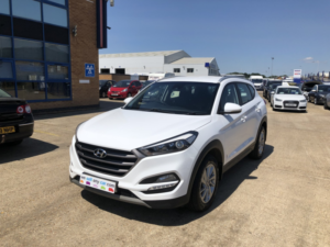 2016 Hyundai Tucson 1.7 Tucson Se Nav 1.7 D 116ps Bd +fss in White — image 4