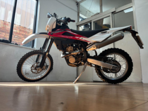 2012 Husqvarna Te in Red — image 2